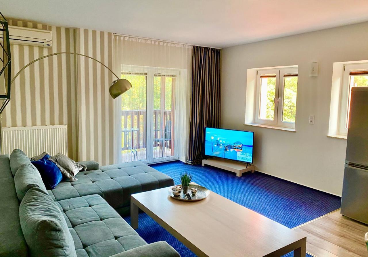 Slupsk Forest Premium Hotel Apartament M6 - Kaszubska Street 18 - Wifi Netflix Smart Tv50 - Two Bedrooms Two Extra Large Double Beds - Up To 6 People Full - Pleasure Quality Stay (Adults Only) Exterior photo